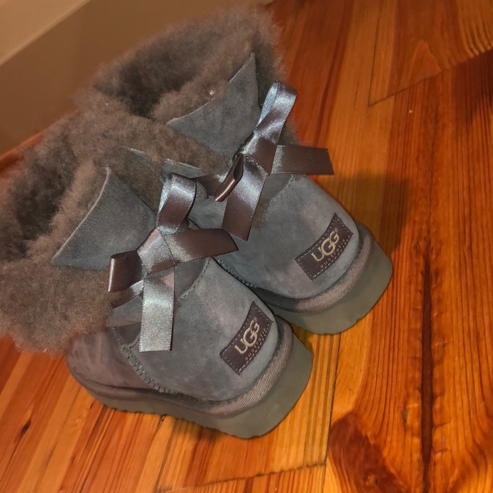 authentic Grey Ugg Boots w/ bows